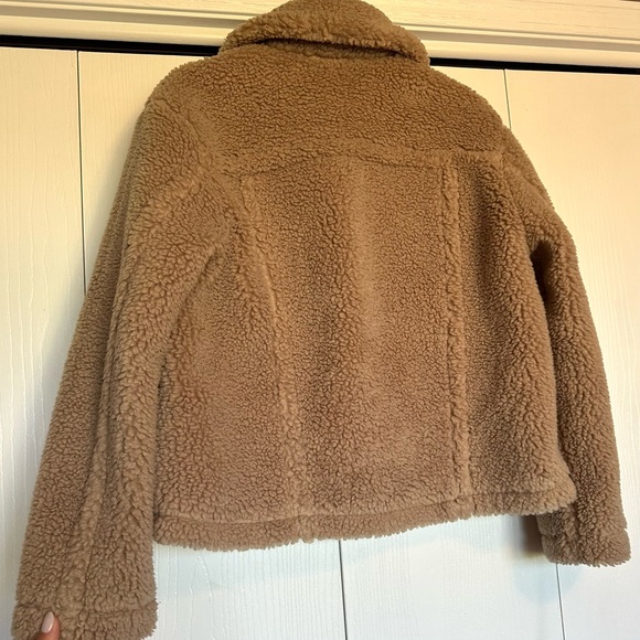 Aritzia Jacket - Picture 5 of 7